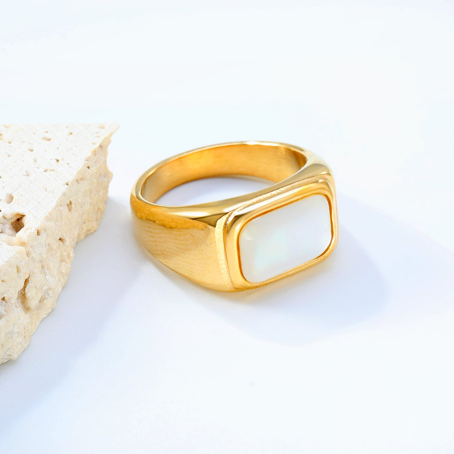 ⁠Golden Edge Ring