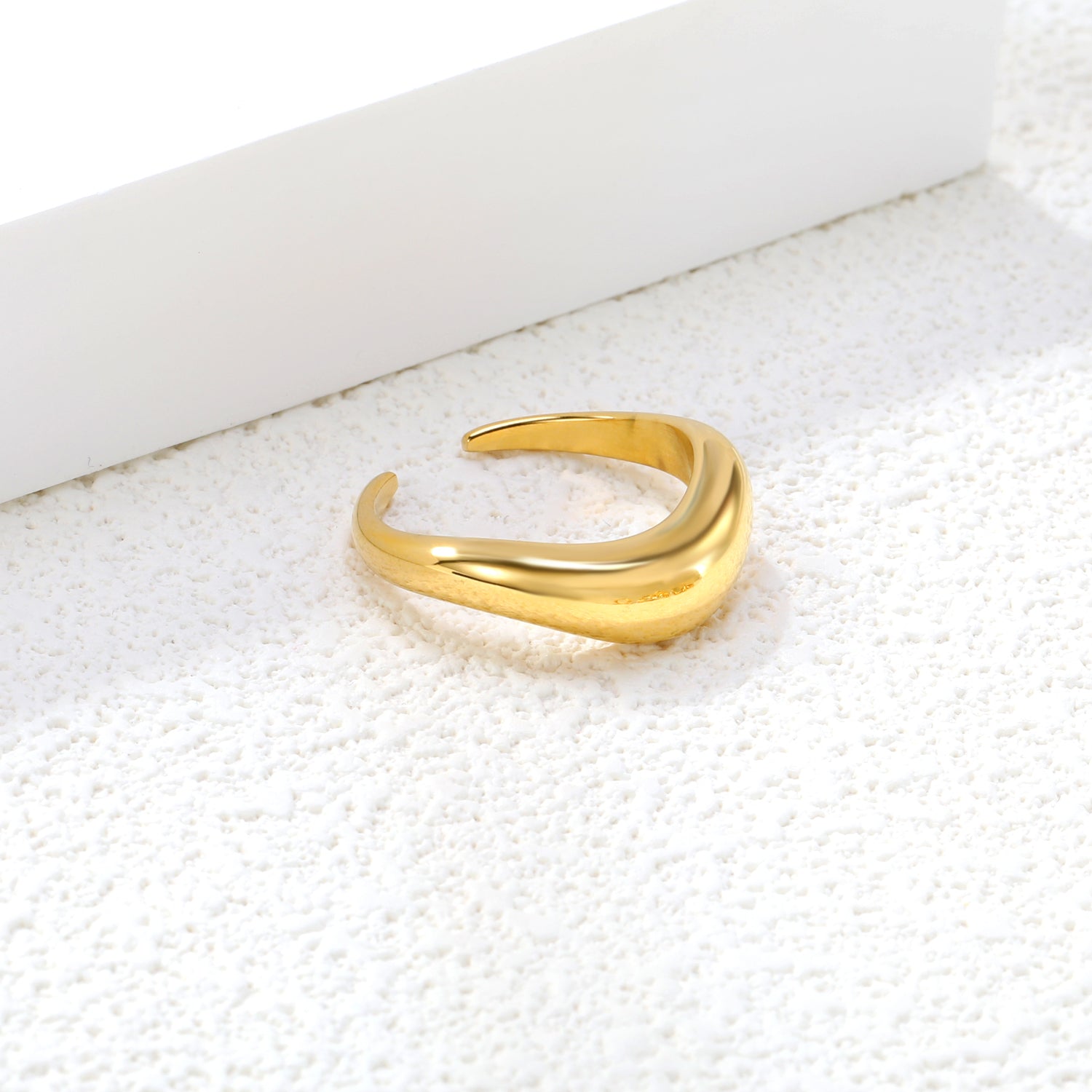 ⁠Golden Flow Ring