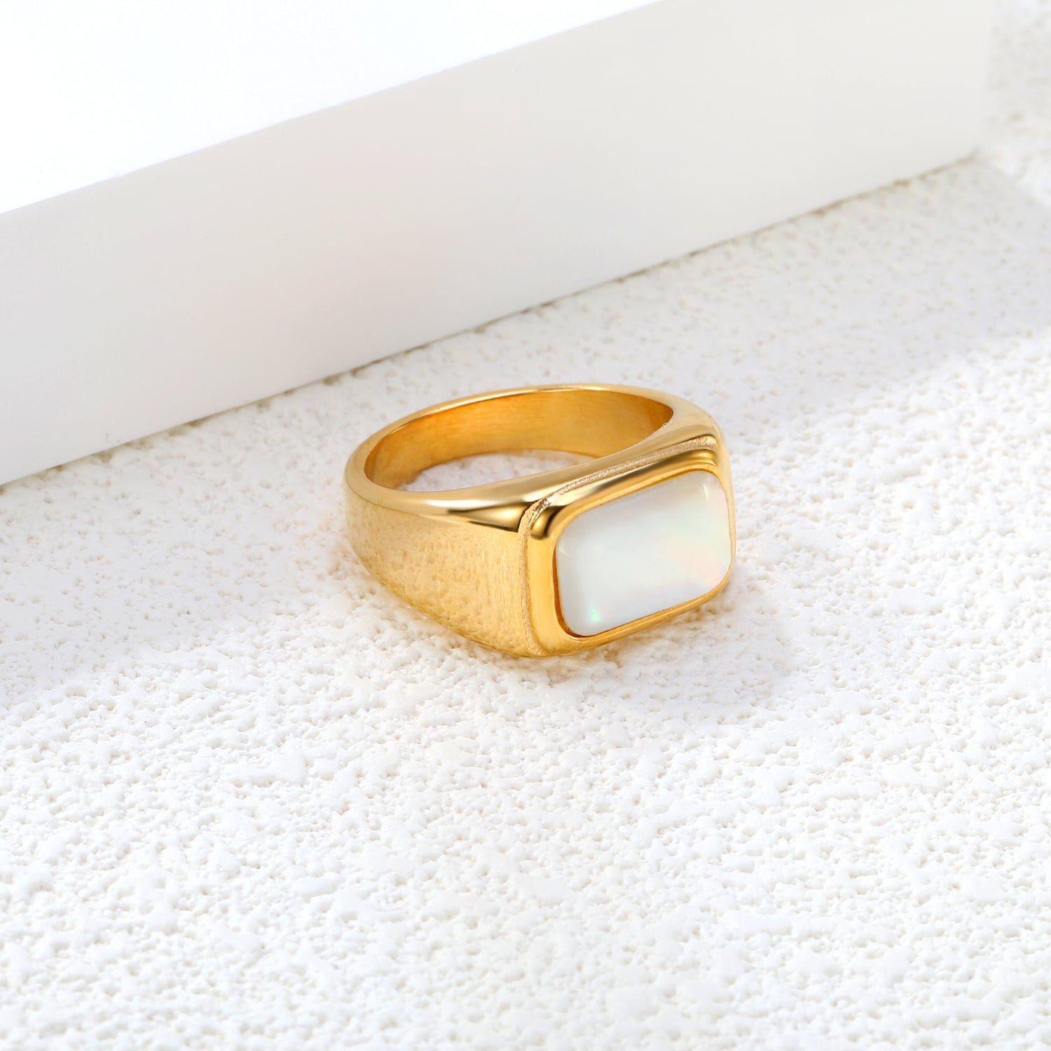 ⁠Golden Edge Ring